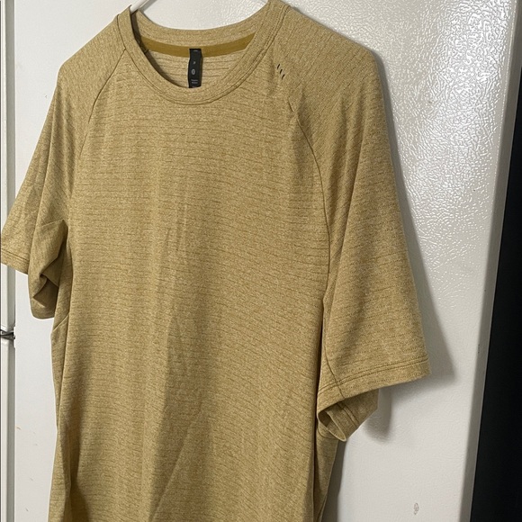 Lululemon Athletica Men's Medium Yellow Lime T-Shirt‎ - Picture 3 of 7